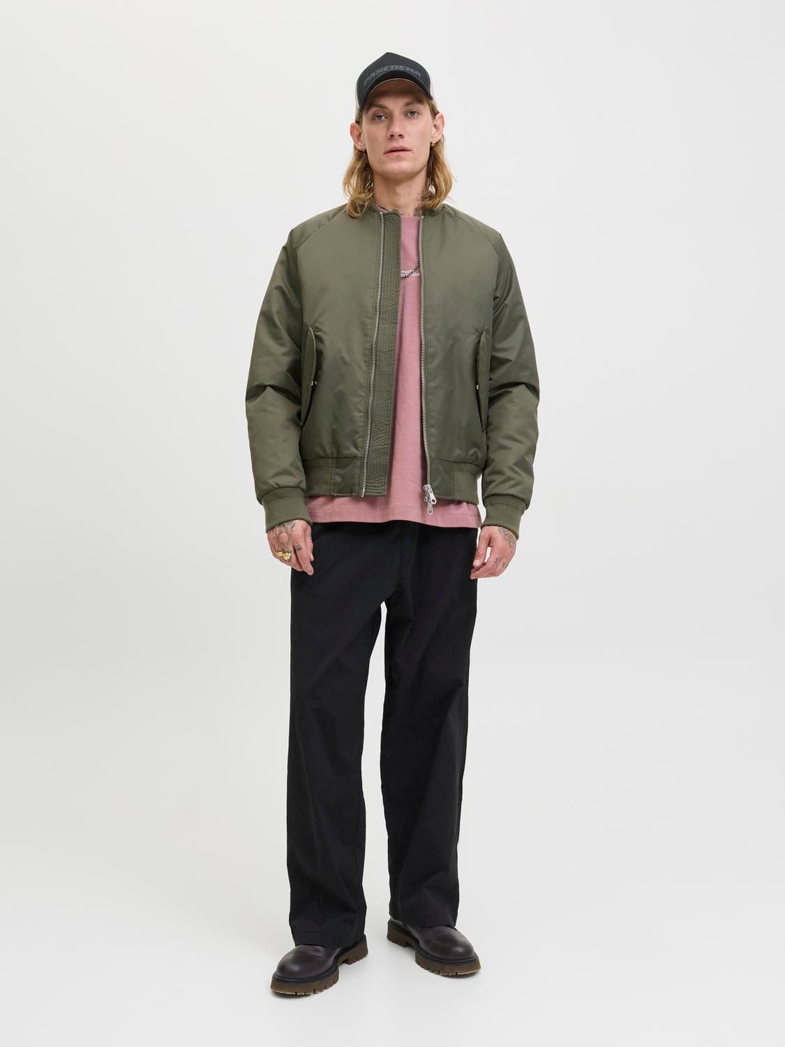 model_shot-front_full